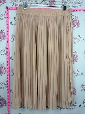 Who What Wear skirt flowy Beige Pleated Midi Skirt